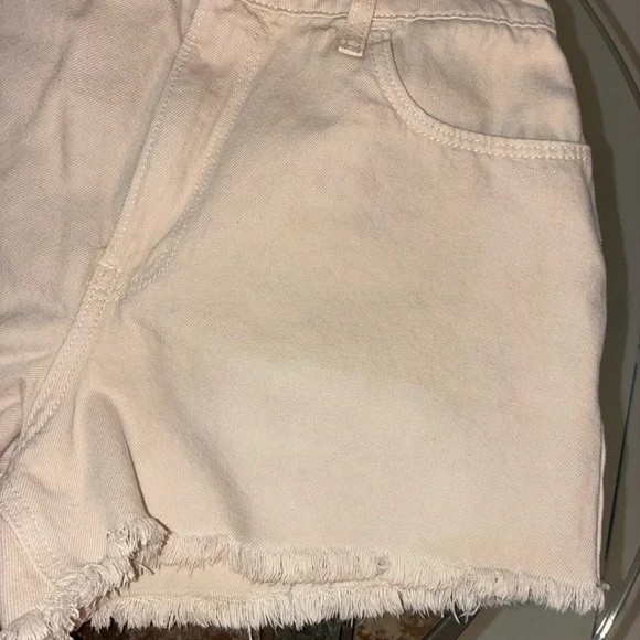 Hollister - Ultra High-Rise Mom Shorts - Picture 4 of 7